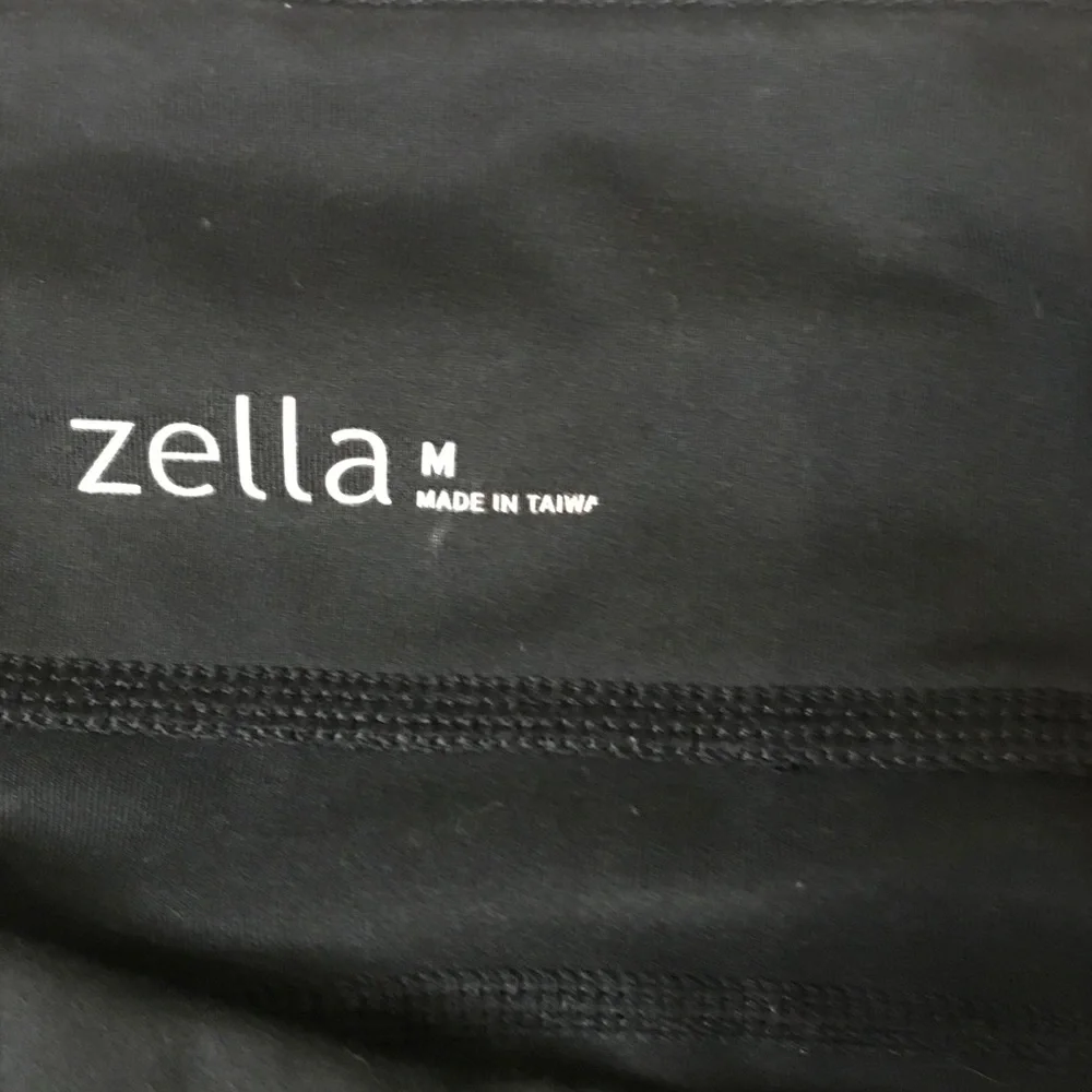 Zella black leggings with mesh detail. - Picture 3 of 3